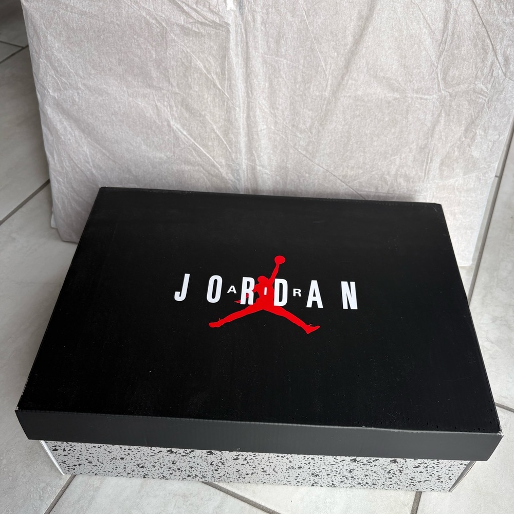 Men’s Size 12 Air Jordan MVP “Raptors Home” - Picture 13 of 13